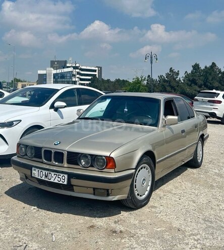 BMW 520 1989, 300,000 km - 2.0 l - Sumqayıt