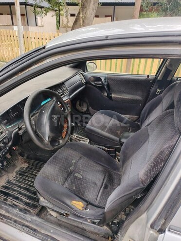 Opel Vectra 1996, 315,715 km - 1.8 l - Xudat