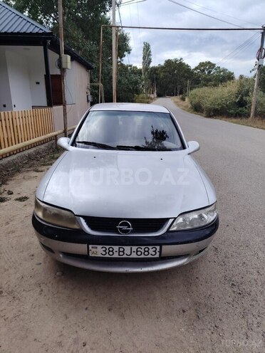Opel Vectra 1996, 315,715 km - 1.8 l - Xudat