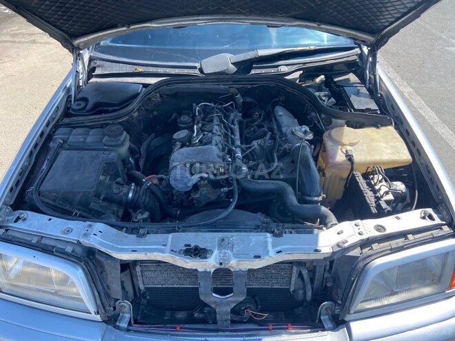 Mercedes C 250 2000, 363,000 km - 2.5 l - Ağdam