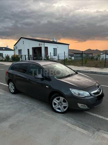 Opel Astra 2011, 399,000 km - 1.4 l - Ağdam