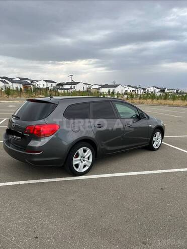 Opel Astra 2011, 399,000 km - 1.4 l - Ağdam