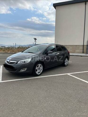 Opel Astra 2011, 399,000 km - 1.4 l - Ağdam