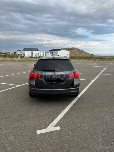 Opel Astra 2011, 399,000 km - 1.4 l - Ağdam