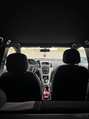 Opel Astra 2011, 399,000 km - 1.4 l - Ağdam