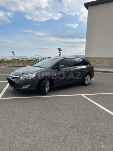 Opel Astra 2011, 399,000 km - 1.4 l - Ağdam