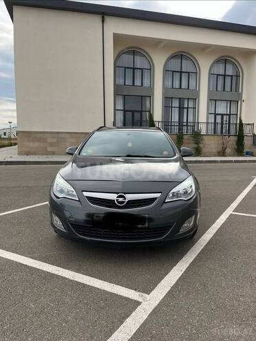 Opel Astra 2011, 399,000 km - 1.4 l - Ağdam