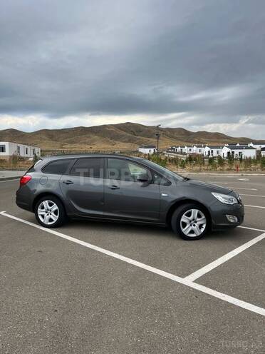 Opel Astra 2011, 399,000 km - 1.4 l - Ağdam