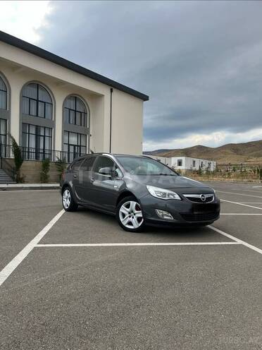 Opel Astra 2011, 399,000 km - 1.4 l - Ağdam