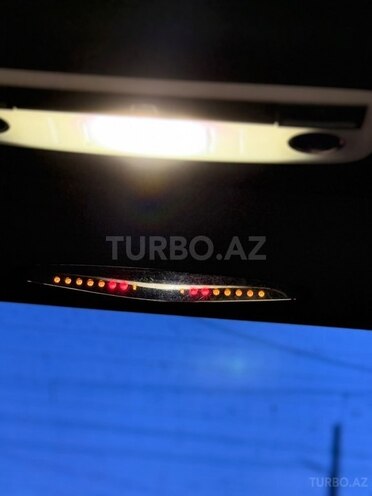 Mercedes E 350 2010, 210,000 km - 3.5 l - Sabirabad