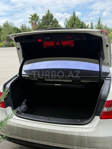 Mercedes E 350 2010, 210,000 km - 3.5 l - Sabirabad