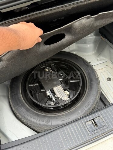 Mercedes E 350 2010, 210,000 km - 3.5 l - Sabirabad