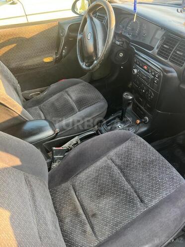 Opel Vectra 1996, 400,000 km - 2.0 l - Yevlax