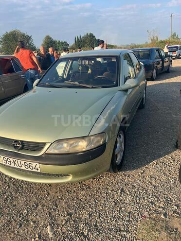 Opel Vectra 1996, 400,000 km - 2.0 l - Yevlax