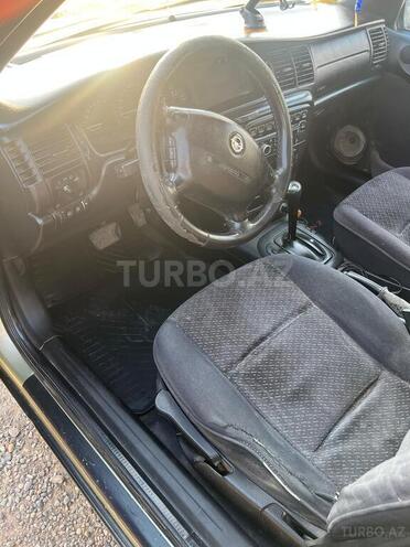 Opel Vectra 1996, 400,000 km - 2.0 l - Yevlax