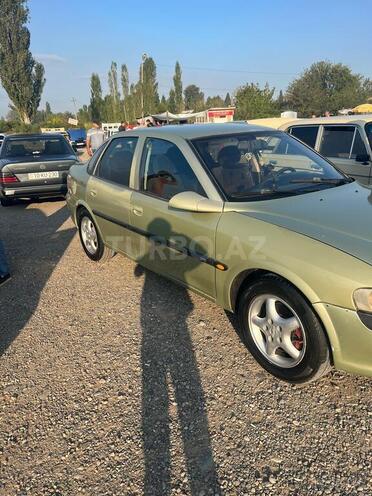 Opel Vectra 1996, 400,000 km - 2.0 l - Yevlax