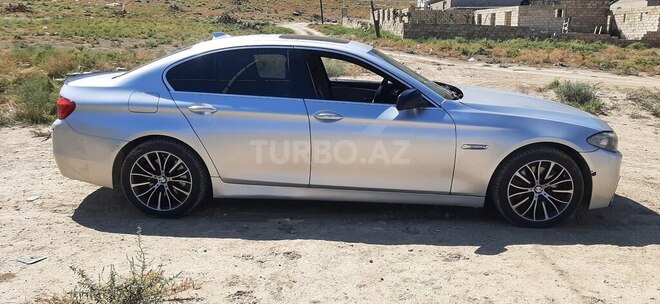 BMW 528 2013, 302,000 km - 2.0 l - Bakı