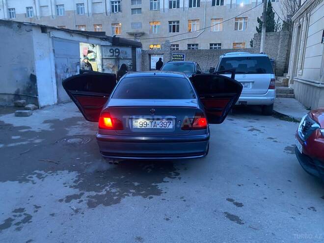BMW 320 2000, 500,000 km - 2.5 л - Bakı