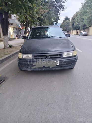 Opel Astra 1994, 500,000 km - 1.6 l - 