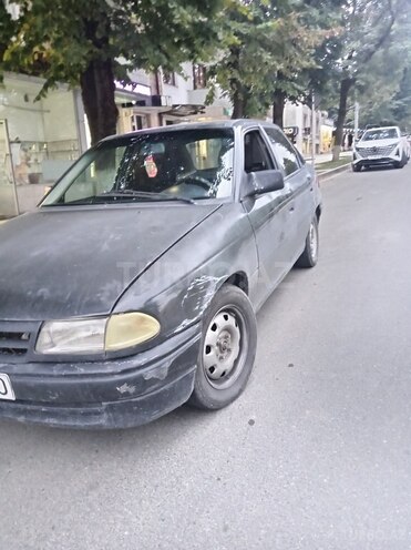 Opel Astra 1994, 500,000 km - 1.6 l - 
