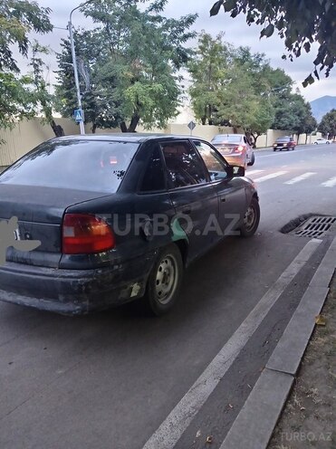 Opel Astra 1994, 500,000 km - 1.6 l - 