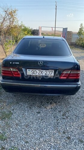 Mercedes E 240 2000, 360,000 km - 2.4 l - İsmayıllı