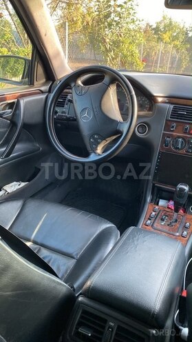 Mercedes E 240 2000, 360,000 km - 2.4 l - İsmayıllı