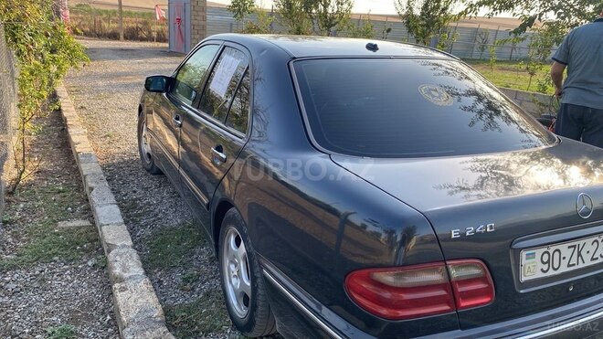 Mercedes E 240 2000, 360,000 km - 2.4 l - İsmayıllı