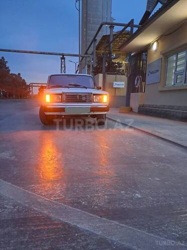 LADA (VAZ) 2107 2009, 98,000 km - 1.6 l - Salyan