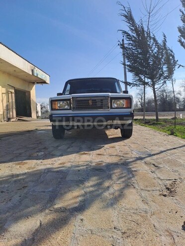 LADA (VAZ) 2107 2009, 98,000 km - 1.6 l - Salyan