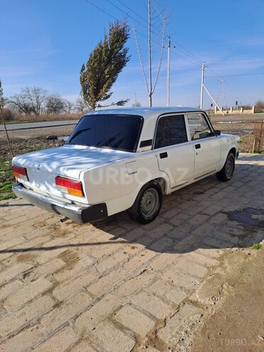 LADA (VAZ) 2107 2009, 98,000 km - 1.6 l - Salyan