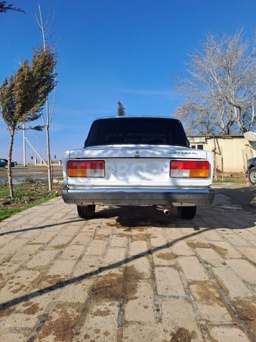 LADA (VAZ) 2107 2009, 98,000 km - 1.6 l - Salyan