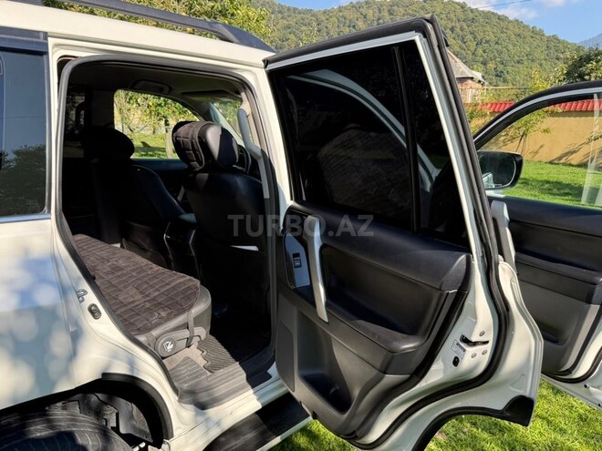 Toyota Land Cruiser Prado 2012, 197,023 km - 2.7 л - Zaqatala