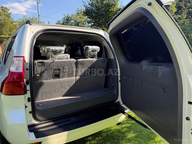 Toyota Land Cruiser Prado 2012, 197,023 km - 2.7 л - Zaqatala