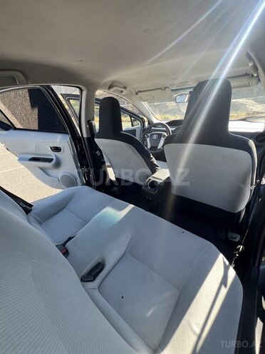 Toyota Prius C 2013, 403,799 km - 1.5 l - Bakı