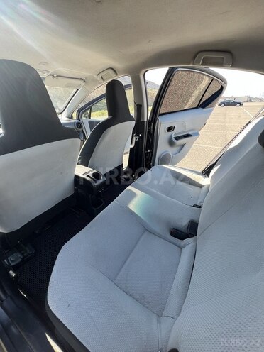 Toyota Prius C 2013, 403,799 km - 1.5 l - Bakı