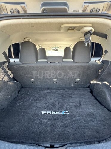 Toyota Prius C 2013, 403,799 km - 1.5 l - Bakı
