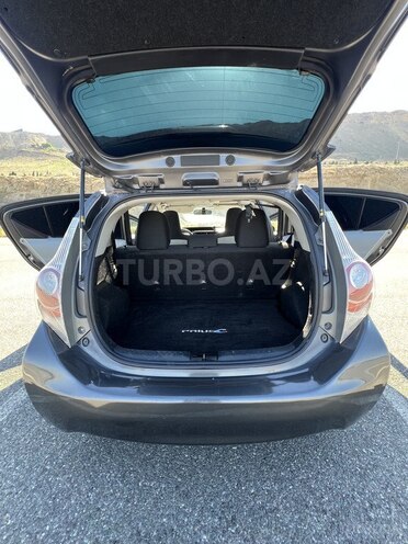 Toyota Prius C 2013, 403,799 km - 1.5 l - Bakı
