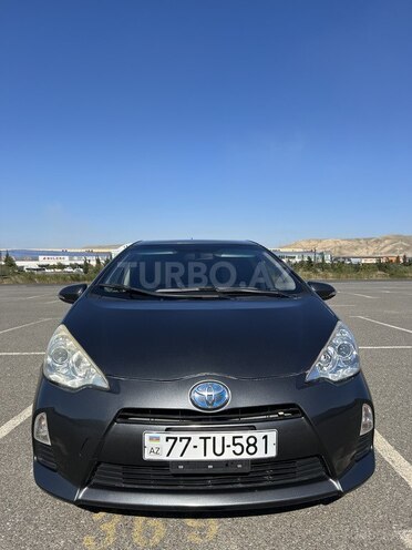 Toyota Prius C 2013, 403,799 km - 1.5 l - Bakı
