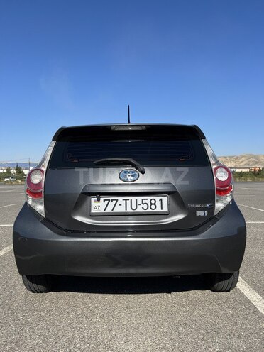Toyota Prius C 2013, 403,799 km - 1.5 l - Bakı