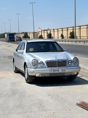 Mercedes E 200 1997, 300,000 km - 2.0 l - Bakı