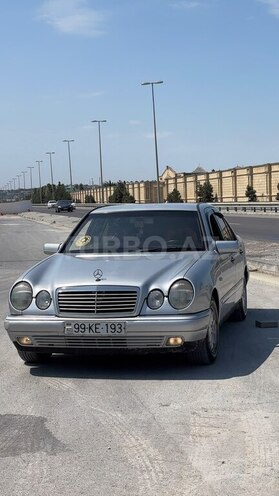 Mercedes E 200 1997, 300,000 km - 2.0 l - Bakı
