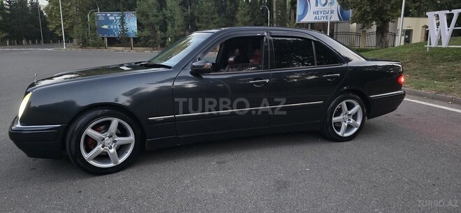 Mercedes E 240 1999, 273,000 km - 2.4 l - Mingəçevir