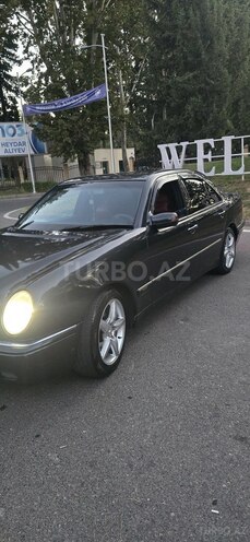 Mercedes E 240 1999, 273,000 km - 2.4 l - Mingəçevir