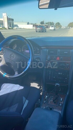 Mercedes E 200 1998, 280,000 km - 2.0 l - Bakı
