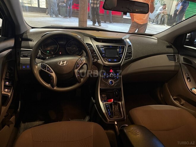 Hyundai Elantra 2015, 273,588 km - 1.8 l - Bakı