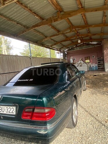Mercedes E 240 1998, 300,000 km - 2.4 l - Ağdam