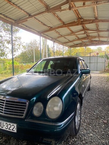 Mercedes E 240 1998, 300,000 km - 2.4 l - Ağdam
