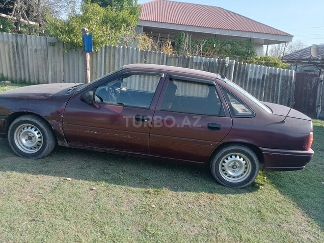 Opel Vectra 1991, 13,000 km - 2.0 л - Qax