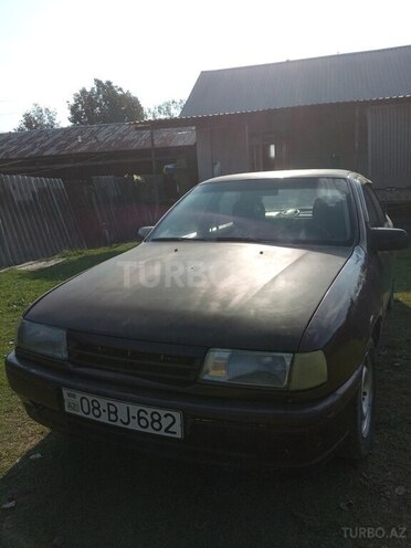 Opel Vectra 1991, 13,000 km - 2.0 л - Qax